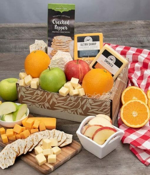 Send A Fruit And Gourmet Gift Basket To A Loved One
